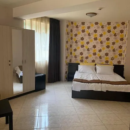 семеен брилянс - Family Brilliance Hotel Warna